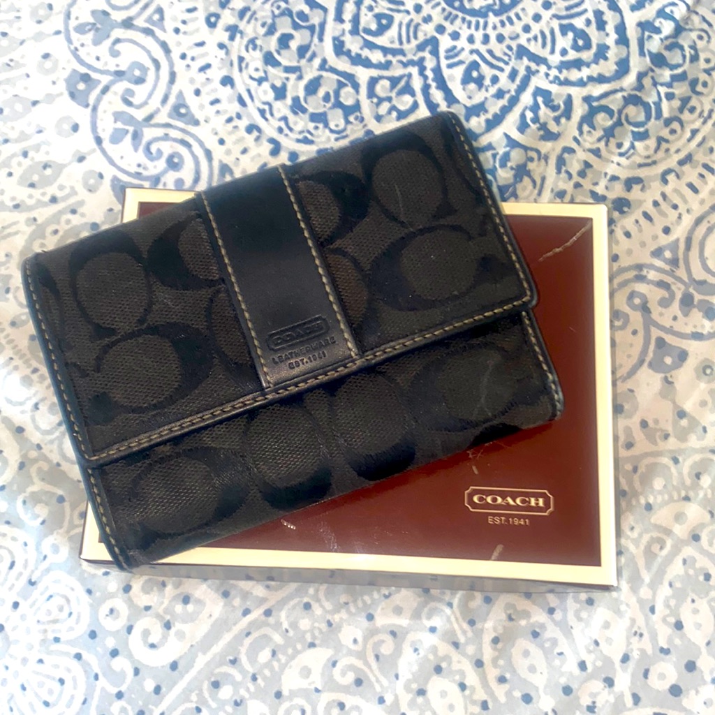 Coach Signature Wallet With Original Box